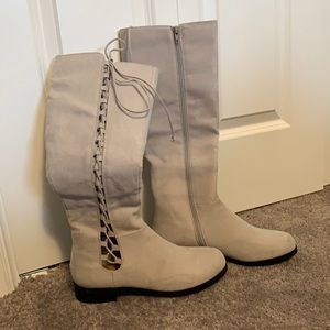 Light grey boots